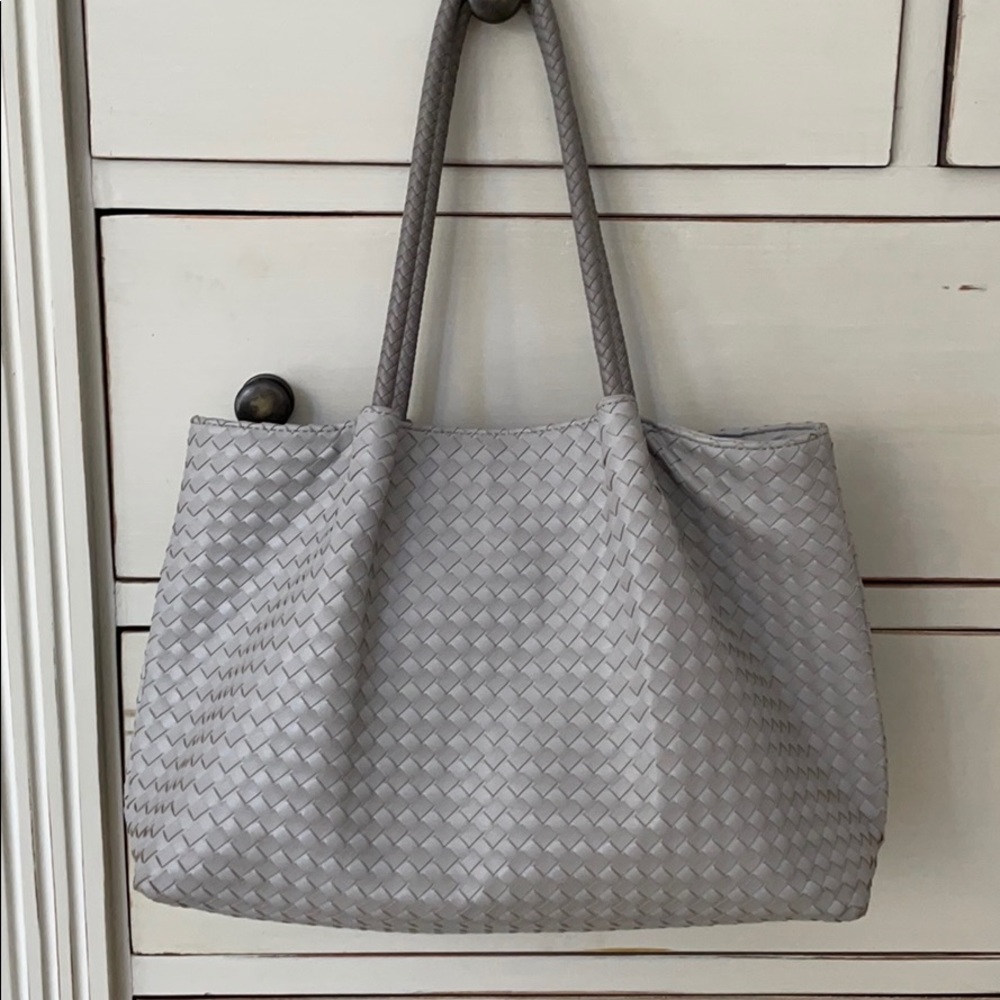 Grey tote!